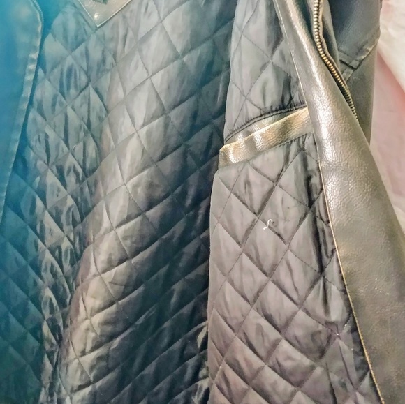 Motorcycle jacket - Picture 3 of 5